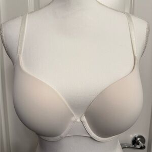 Victoria’s Secret T-shirt Push up Bra